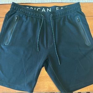 American Eagle - Men’s 9” Active 24/7 Jogger Short - Size L. Like New!